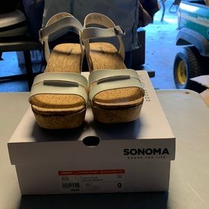 Size 9 M snlolawhite dress shoes